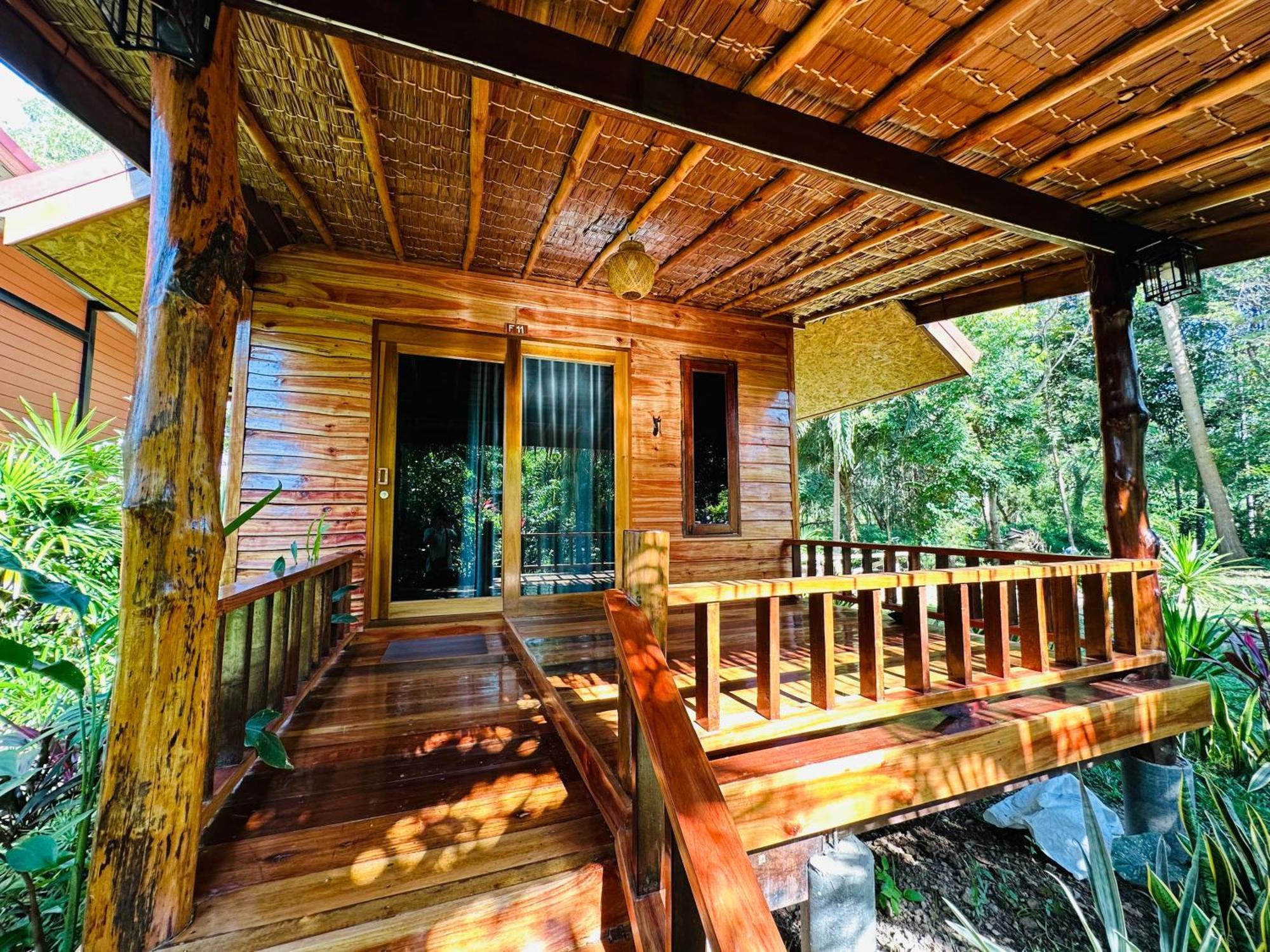 Koh Jum Hostel&Bungalow Exterior foto